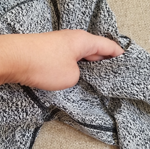 Lululemon pants with black panel - Picture 2 of 15